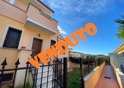ANAGNINA LUCREZIA ROMANA VILLA A SCHIERA GIARDINO BOX AUTO