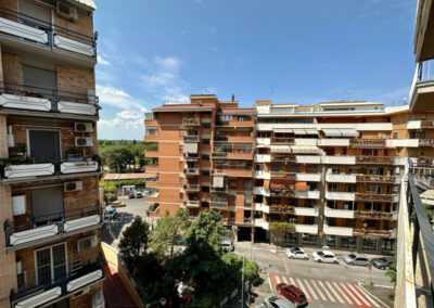 QUADRARO PORTA FURBA TUSCOLANA TRILOCALE BALCONI