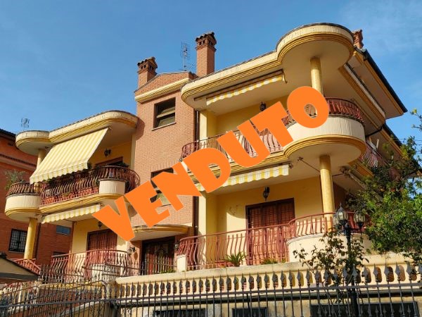DUE LEONI CASILINA QUADRILOCALE TERRAZZO POSS.TA’ BOX AUTO