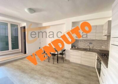 TOR VERGATA BILOCALE CORTE ESTERNA SEMI INDIPENDENTE P.AUTO