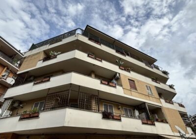 TOMBA DI NERONE BILOCALE TRE BALCONI POSTO AUTO