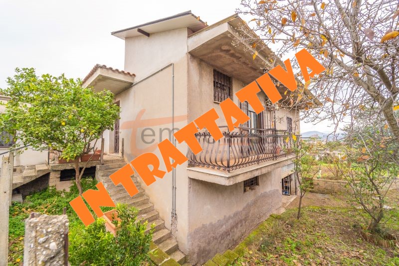 FINOCCHIO VILLA UNIFAMILIARE CANTINA E GIARDINO