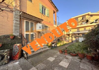 FINOCCHIO PANTANO TRILOCALE BOX AUTO GIARDINO