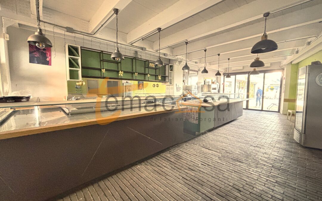 AFFITTASI BAR/TAVOLA CALDA