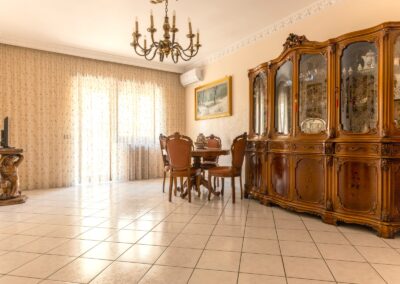 VILLA GORDIANI AMPIO TRILOCALE CON COMODO BALCONE