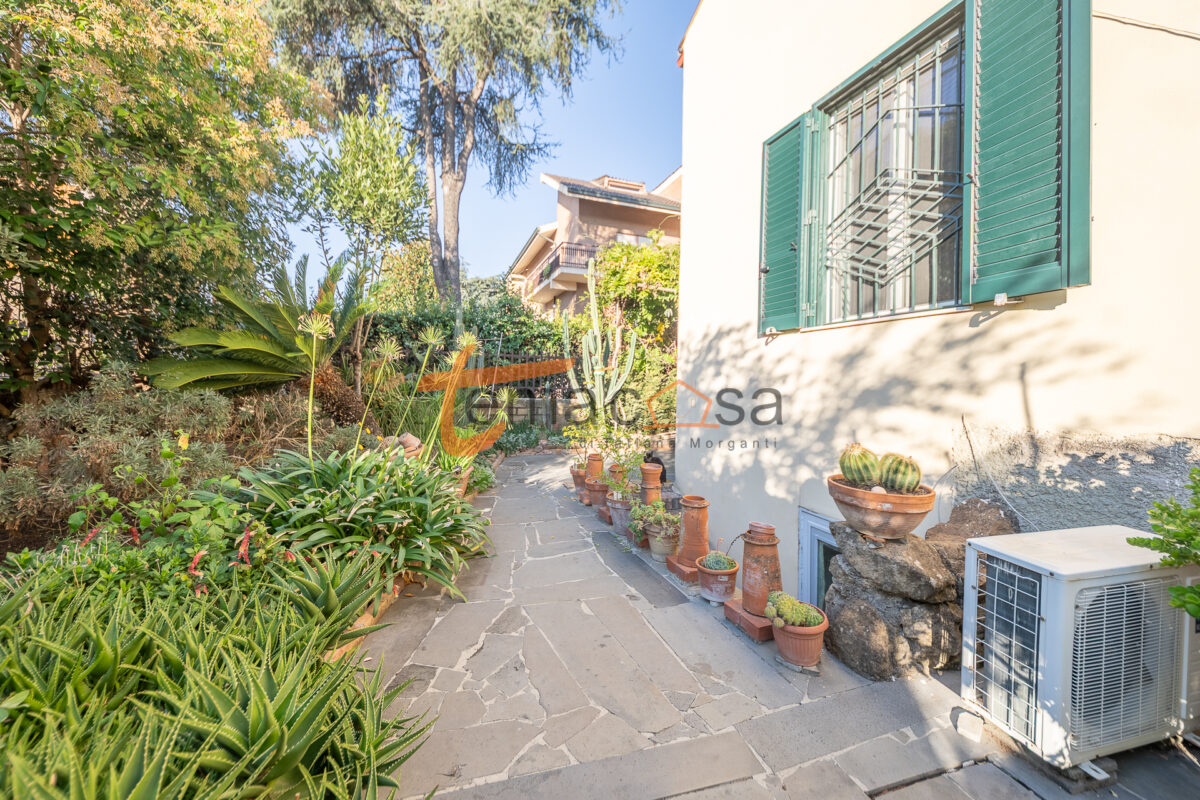 TOR SAPIENZA VILLA INDIPENDENTE BALCONE GIARDINO CANTINA