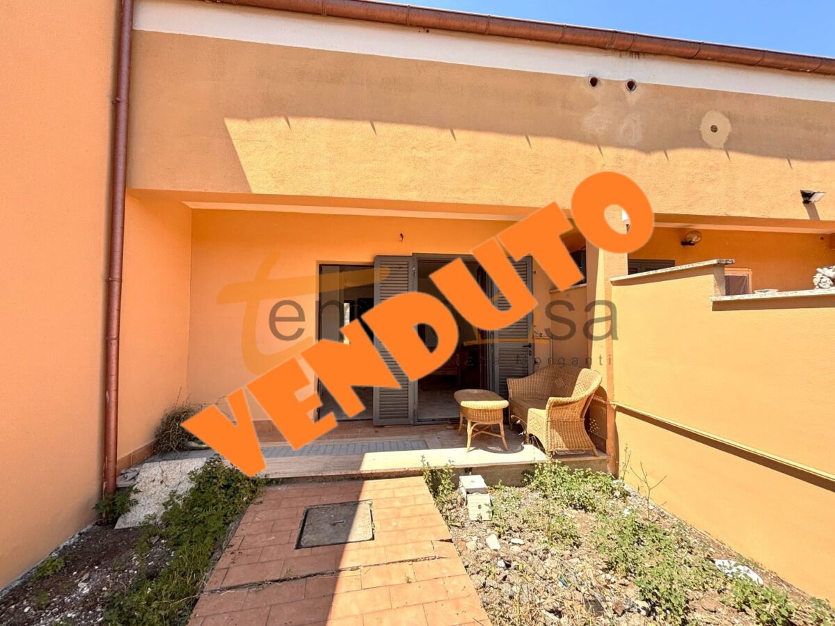 FRASCATI MACCHIA DELLO STERPARO VILLINO MAI ABITATO GIARDINO